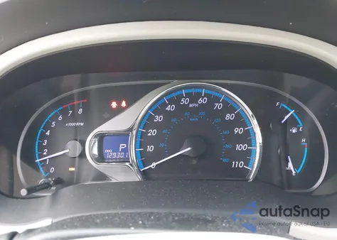 2014 Toyota Sienna Xle V6 8 Passenger z USA, uszkodzony, nr VIN 5TDYK3DC9ES478537